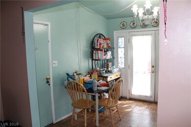 Dining area and door to 1-car garage.