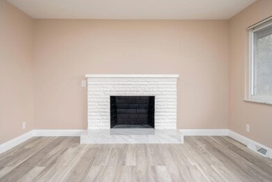 mls_R 2010 Radnor Road 0002