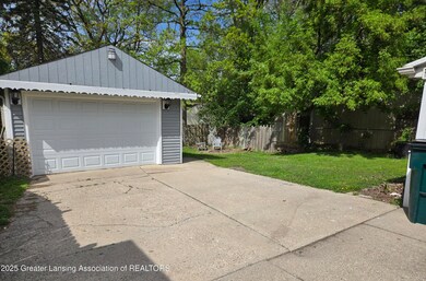 2032 Hillcrest St, Lansing, MI 48910 - photo 3