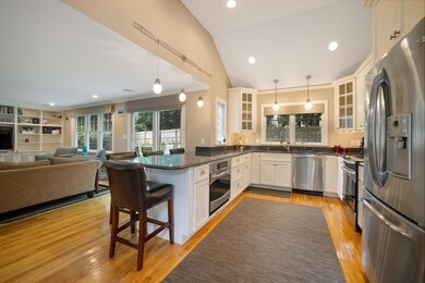 25 May St, Marblehead, MA 01945 - photo 7