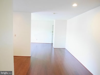 12001 Tarragon Rd unit L, Reisterstown, MD 21136 - photo 2