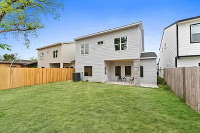 514 Melbourne St unit B, Houston, TX 77022 - photo 6