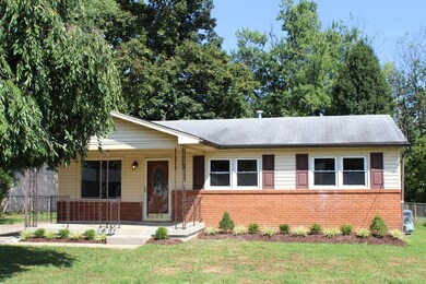 6104 Herron Ct, Louisville, KY 40229 - photo 2