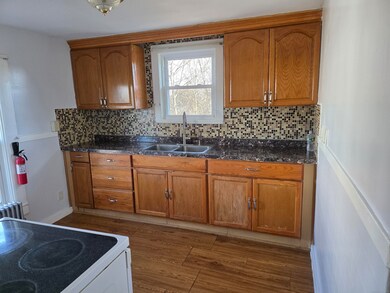 147 Pearl St unit 2nd Fl, Enfield, CT 06082 - photo 5