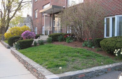 145 Warren St unit 2, Watertown, MA 02472 - photo 2