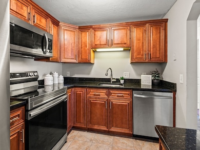 7 Gibbs St unit 4, Worcester, MA 01607 - photo 5