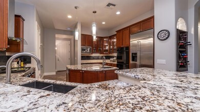 822 W Armstrong Way-24