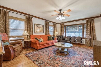 2411 N Myrtle St, Davenport, IA 52804 - photo 3