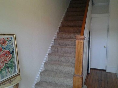 Entry/Foyer.