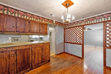 101 E Russell Ave, Bonham, TX 75418 - photo 4