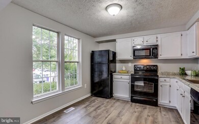 9520 Donnan Castle Ct, Laurel, MD 20723 - photo 2