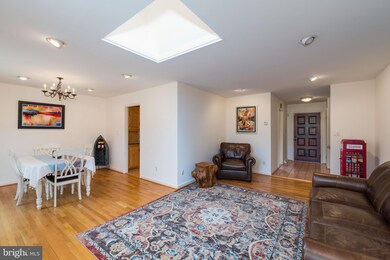 1448 Aldenham Ln, Reston, VA 20190 - photo 6