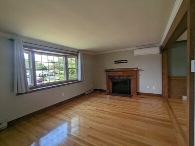 717 Rathbun St, Blackstone, MA 01504 - photo 4