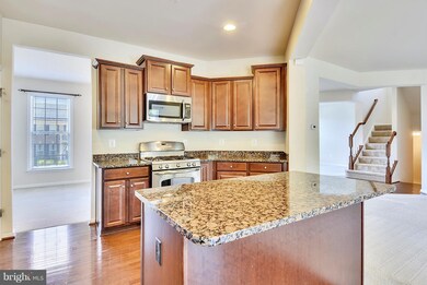 12908 Hallwood Place, Fort Washington, MD 20744 - photo 2