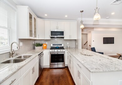 94 Russell St unit 3, Waltham, MA 02453 - photo 3