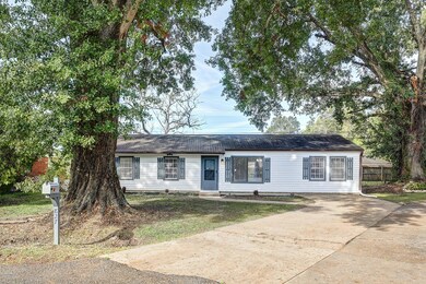 827 Fairmont-3
