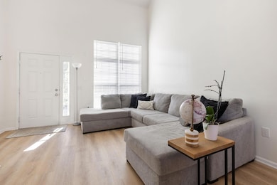 20-web-or-mls-6188DownwingLane_Hommati10