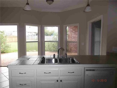 KITCHEN WITH BREAKFAST AREA