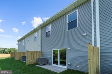 8139 Bartholomew Ct, Baltimore, MD 21206 - photo 5