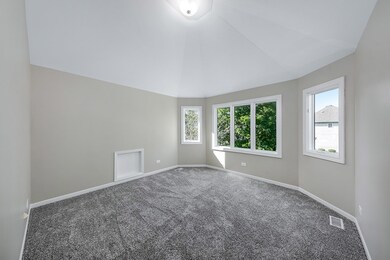 4215 Falkner Dr, Naperville, IL 60564 - photo 3