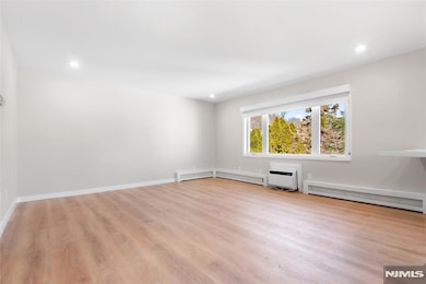 539 Undercliff Ave unit 4, Edgewater, NJ 07020 - photo 6