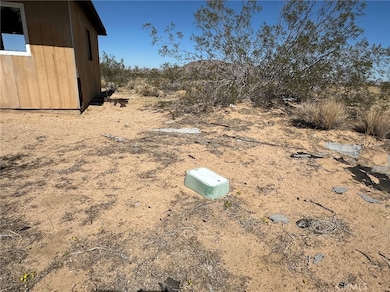 58638 Cubero Rd, Landers, CA 92285 - photo 5