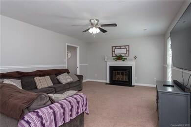 606 Pebblestone Ct, Statesville, NC 28625 - photo 5