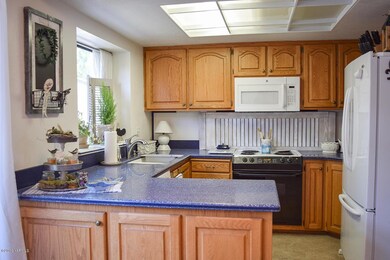 Kitchen, all appliances included