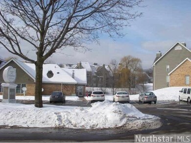 6048 Chasewood Pkwy, Minnetonka, MN 55343 - photo 5