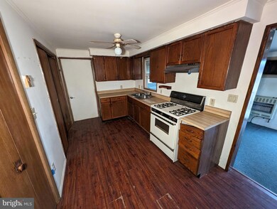 585 Grove Neck Rd, Earleville, MD 21919 - photo 4