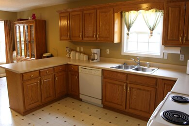 931 Gilley Cir, Manchester, TN 37355 - photo 6