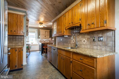 1221 Stirling St, Coatesville, PA 19320 - photo 7