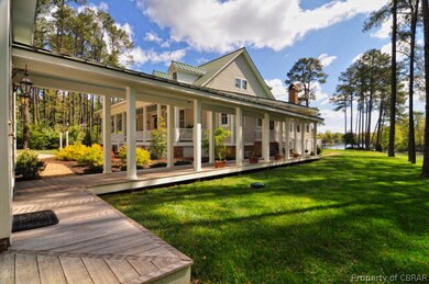 100 Gordon Dr, Weems, VA 22576 - photo 2