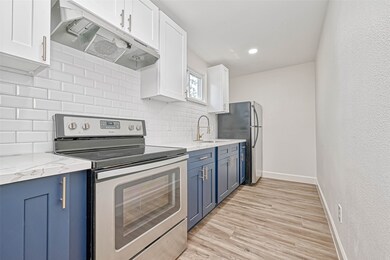 5609 Denmark St unit C, Houston, TX 77028 - photo 5