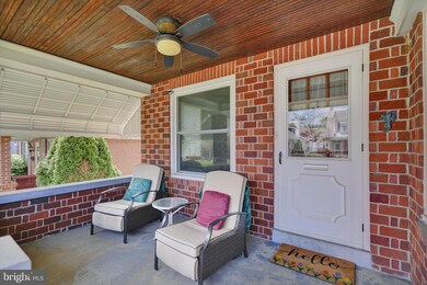 106 N Waverly St, Reading, PA 19607 - photo 2