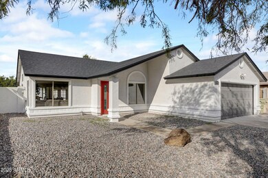 6-web-or-mls-N 83rd Dr-004