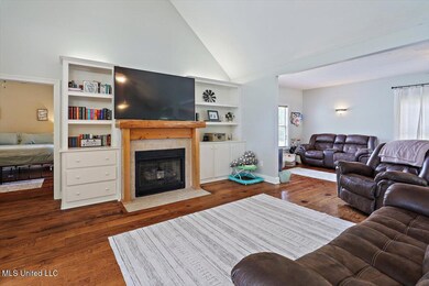 06-355 Louise Ln