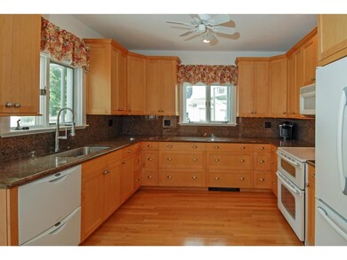 33 Kent St, Portsmouth, NH 03801 - photo 7