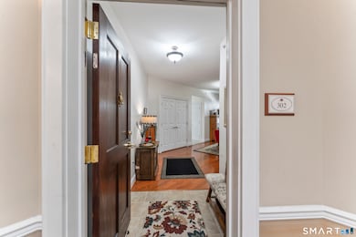 460 Heritage Rd unit 302, Southbury, CT 06488 - photo 4