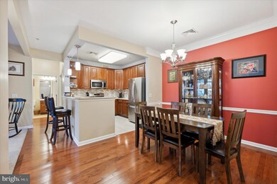 904 Creekside Dr unit B100, Brookhaven, PA 19015 - photo 6