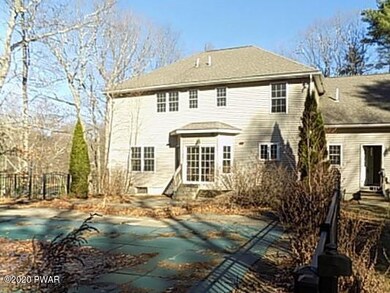 121 Bluestone Cir, Milford, PA 18337 - photo 2