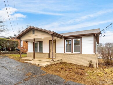 110 Oakhurst St, Hendersonville, NC 28792 - photo 3