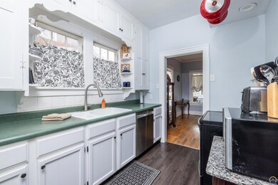 1331 SW Wayne Ave, Topeka, KS 66604 - photo 2