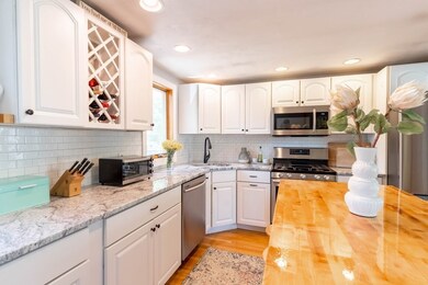 26 Healy Rd, Weymouth, MA 02188 - photo 6
