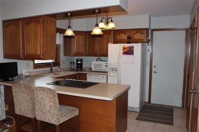 1626 Apache Dr NE, Solon, IA 52333 - photo 6