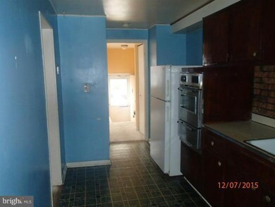 940 Circle Dr, Halethorpe, MD 21227 - photo 3