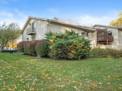 3411 Golfview Dr, Hazel Crest, IL 60429 - photo 2