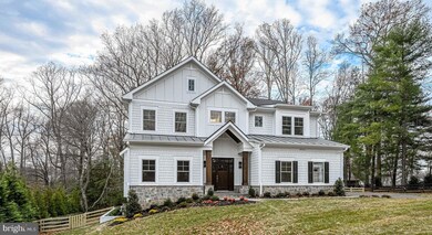 8911 Higdon Dr, Vienna, VA 22182 - photo 2