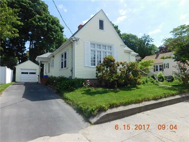 27 Sterling St, Pawtucket, RI 02860 - photo 2