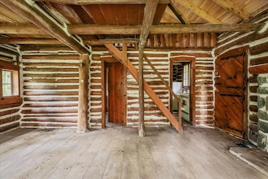 205 Pine View